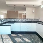 Casa com Suíte Master, Closet, Piscina e Espaço Gourmet Próxima ao Parque Ecológico- 03 quartos -com quintal