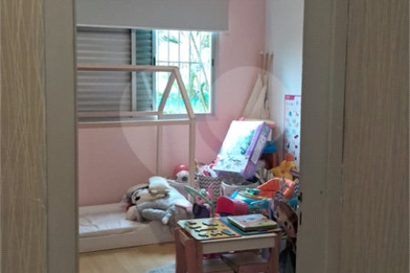 Apartamento a venda na Aclimação com 4 dormitórios e 2 vagas.
