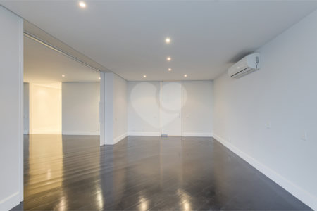 Apartamento à venda ou para alugar com 4 suítes em Alto da Boa Vista, São Paulo, SP