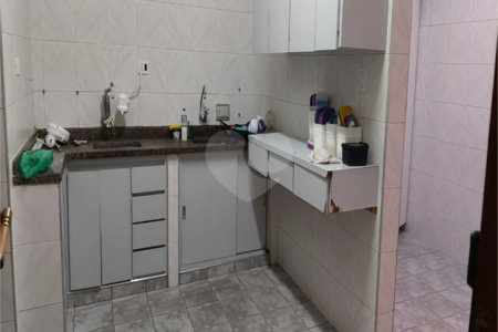 Casa com dois pavimentos na Barra Funda: