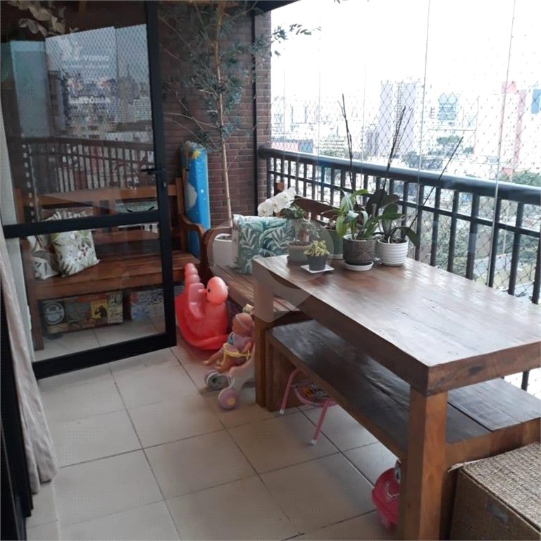 Apartamento á Venda de 1 Dormitório com Varanda na Bela Vista em São Paulo- R$ 745.000