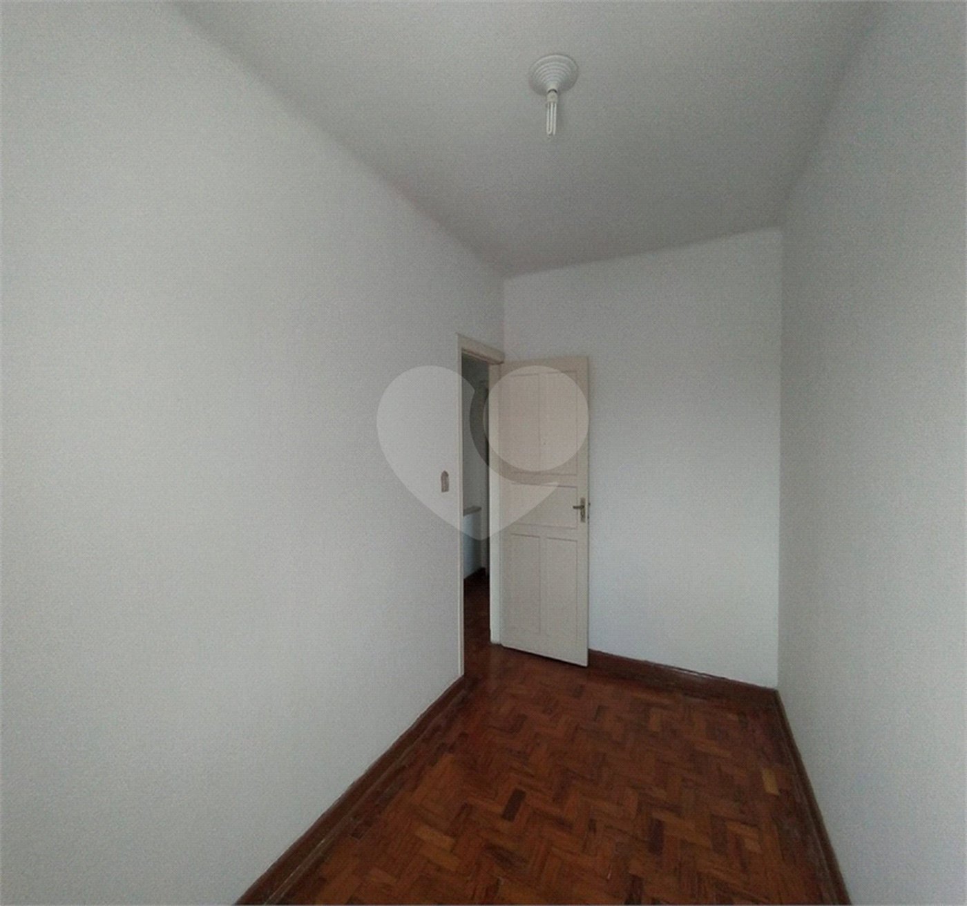 SOBRADO DE 100 M² COM 03 DORMITÓRIOS, VAGA E QUINTAL PARA LOCAÇÃO (OU VENDA) NO JARDIM DO COLEGIO-SANTANA