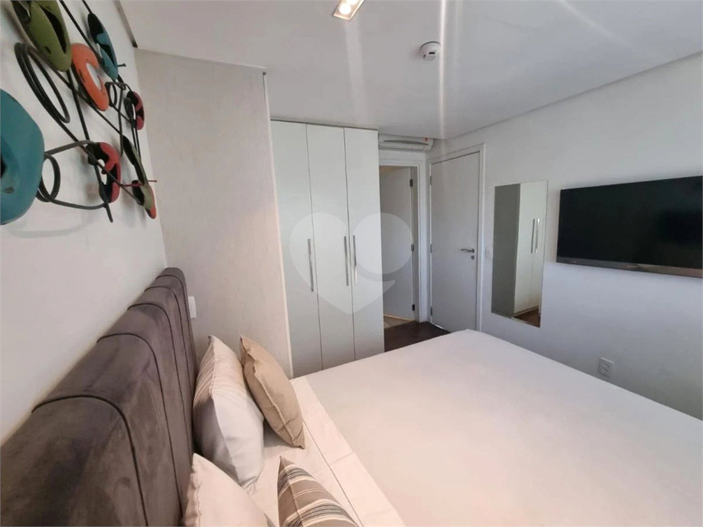 COM RENDA VENDA SO PARA INVESTIDOR Cobertura na Bela Vista com hidro -Com 69m² 1 dormitório 2 vadas Localização ótima perto de tudo Aceita Permuta