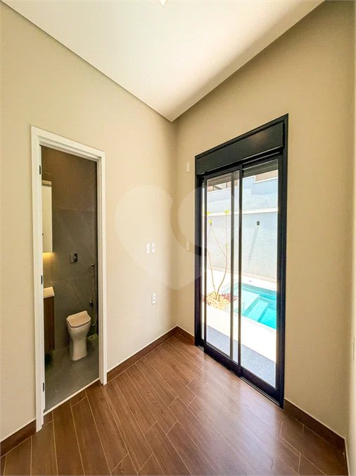 Casa Térrea Evidências - Indaiatuba/SP - R$ 1.950.000,00 - Área Total 307,33 m² - Área Construída 201,90 m² - TÉRREA - 03 suítes sendo a master com closet; Escritório; Lavabo; Cozinha com cooktop, forno, micro-ondas e coifa; Móveis planejados na hall de entrada, sala, escritório, cozinha, gourmet, s