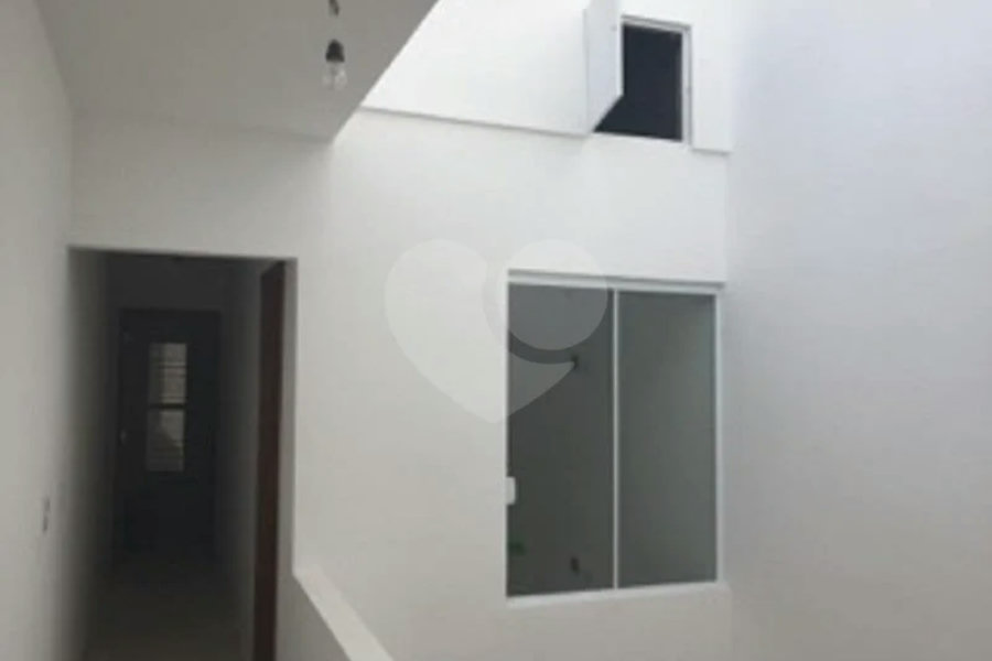 Sobrado novo nunca habitado.