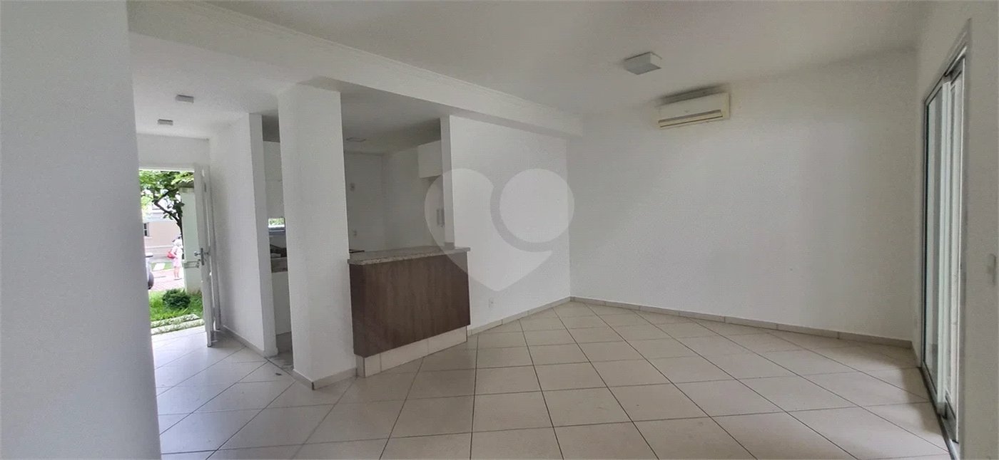 Lindo sobrado com 3 dormitórios (1 suíte com closet) e a.c. em todos os ambientes. à venda, 150 m², por R$ 960.000,00 no condomínio Casa Bella, em Indaiatuba/SP.
