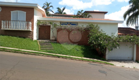 Casa à venda com 4 quartos, sendo 3 suítes,  no Centro, São Carlos, SP