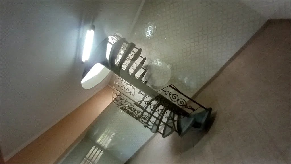 Sobrado no Tremembé com 5 dormitórios, 3 suites com hydro, closed, e varanda, sala ampla , com varanda,, quintal, 6 vagas! Abaixo da avaliação.