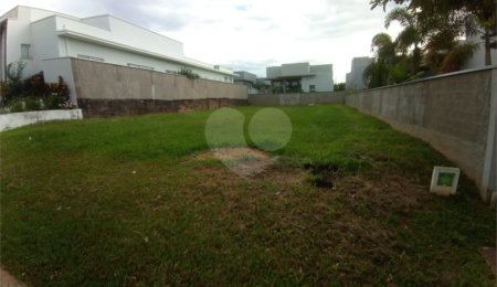 Terreno à venda no condomínio Quinta da Tipuanas, Araraquara - SP