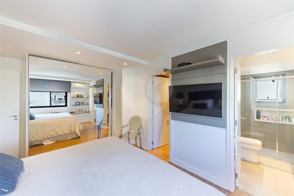 Apartamento de 149,51m2, 3 dormitórios, 1 suíte, toalete social, living 2 ambientes, 2 vagas fixas e lazer completo em Higienópolis.