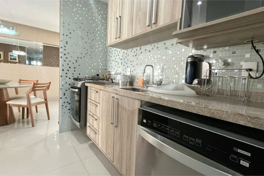 Apartamento à venda com 3 quartos, sendo 2 suítes,  em Riviera de São Lourenço, Bertioga, SP