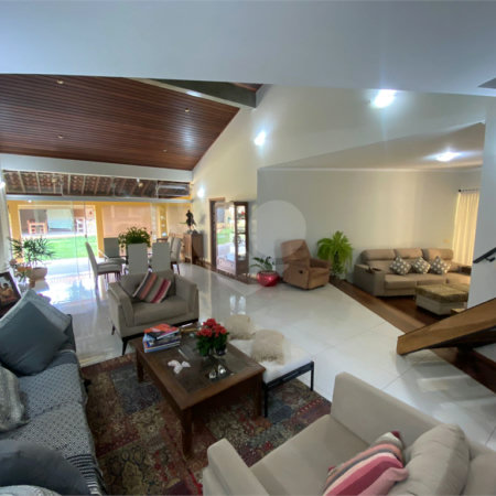 Casa térrea no Condomínio Parque Faber I