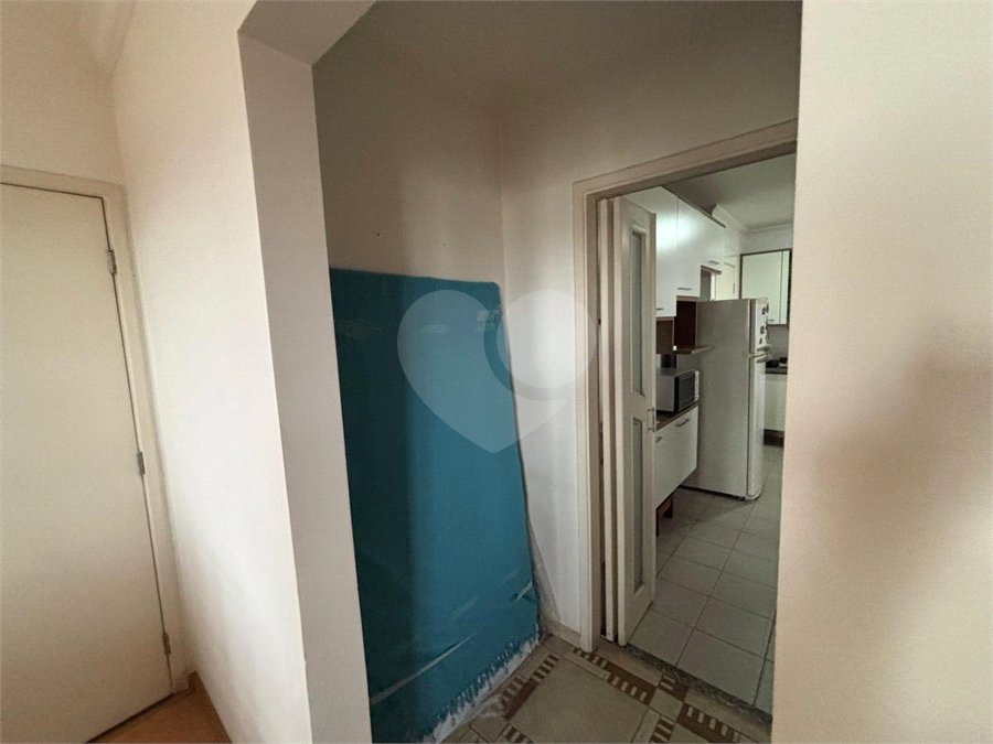 Apartamento de 107m2 no Planalto Paulista com 3 dorms, 1 suíte, 4 banheiros, 2 vagas. Estuda permuta.