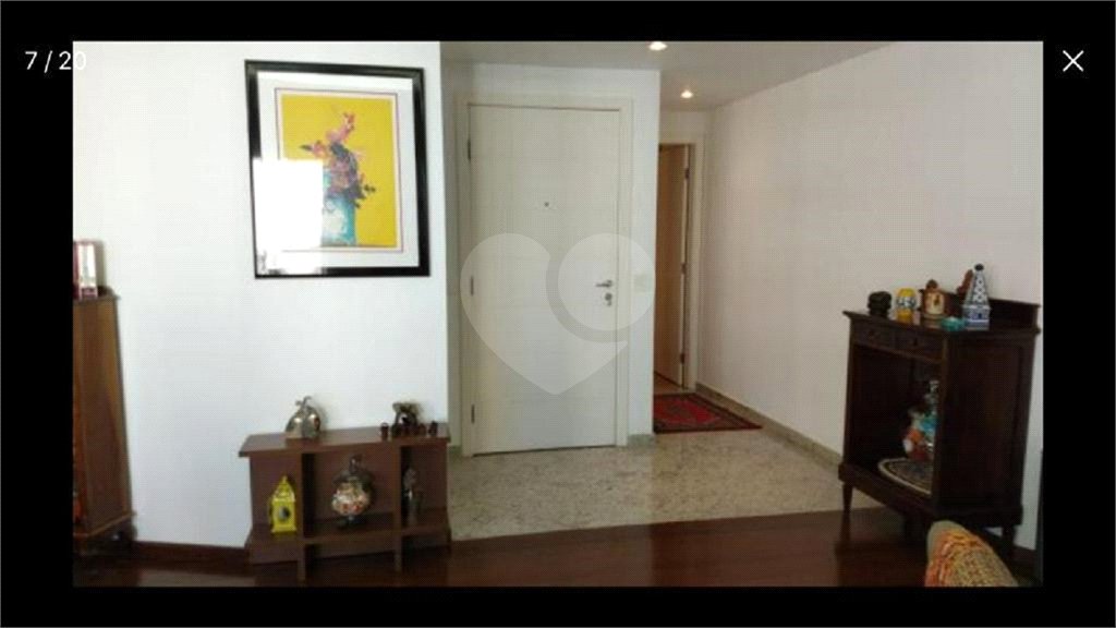 Apartamento à venda no Paraíso de 303m² com 4 suítes e 4 vagas.