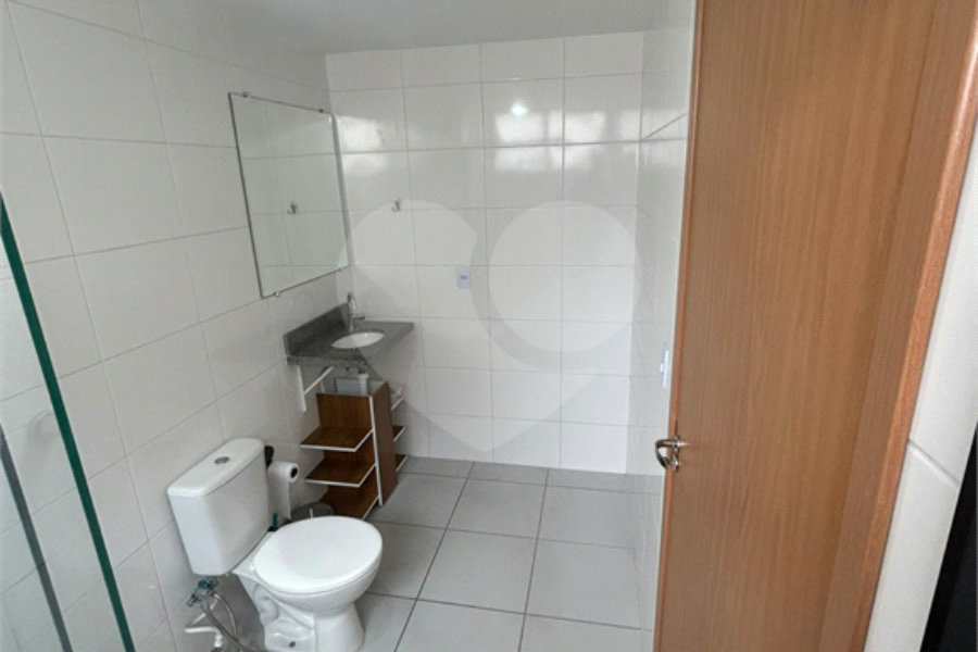 Apartamento de 44m² com vaga na garagem.