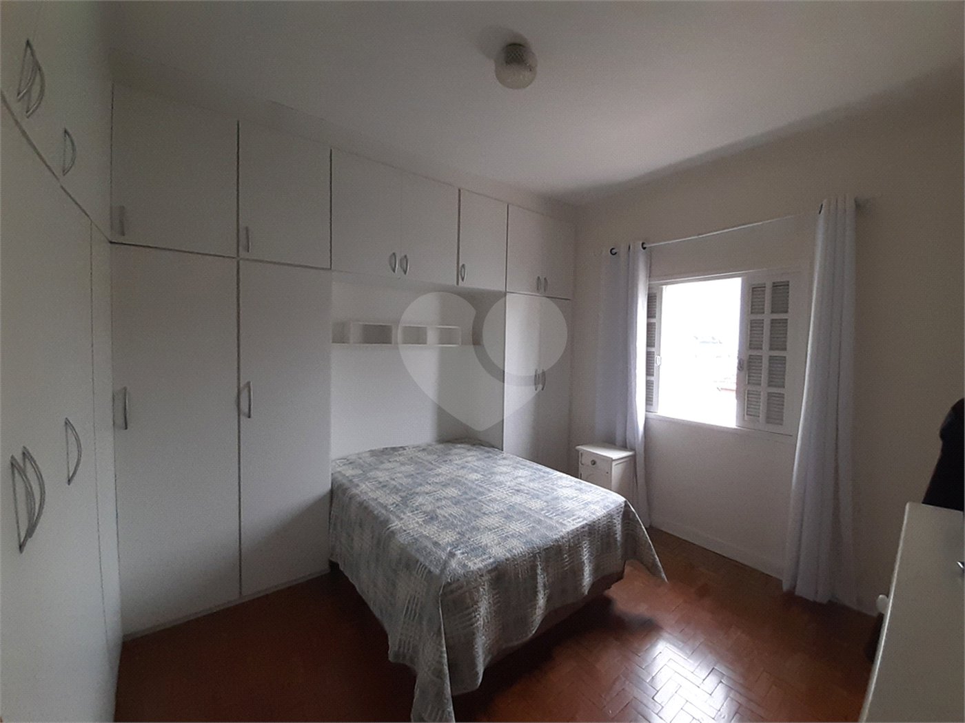 Vende-se: Sobrado de Vila, 2 quartos, Edícula com 1 Suíte, 1 Vaga, Santana!