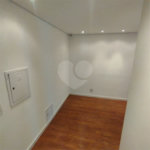 Sala comercial na Oscar Freire à venda Sala coml à venda na Oscar Freire OPORTUNIDADE Sala coml esquina. Rebouças