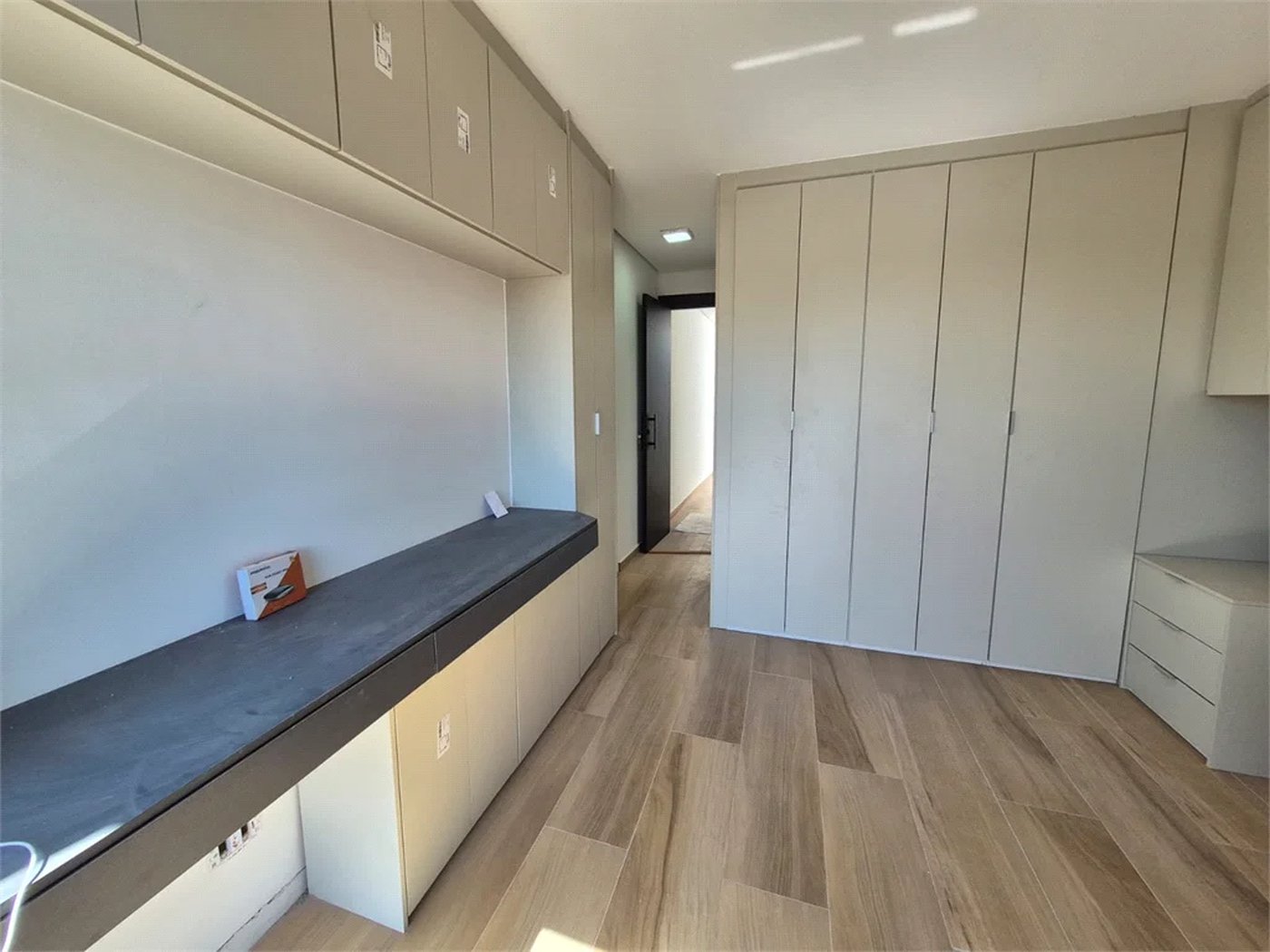 Sobrado incrível à venda, pronta para morar, 120m² 3 quartos, 1 suíte e vagas no Butantã