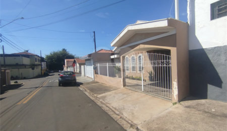 Casa de Vila à venda com 3 quartos, sendo 1 suíte, em Vila Nossa Senhora de Fátima, São Carlos, SP