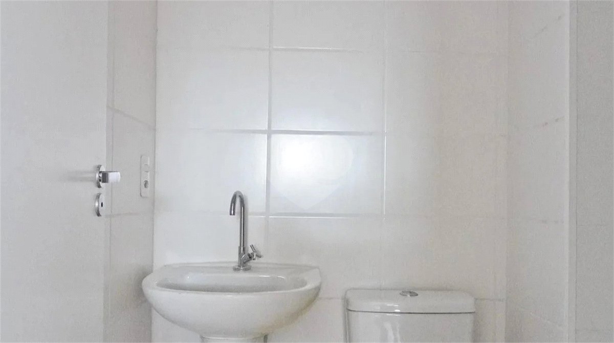 Apartamento com 30m², 1 dormitório, à venda na Freguesia do Ó.