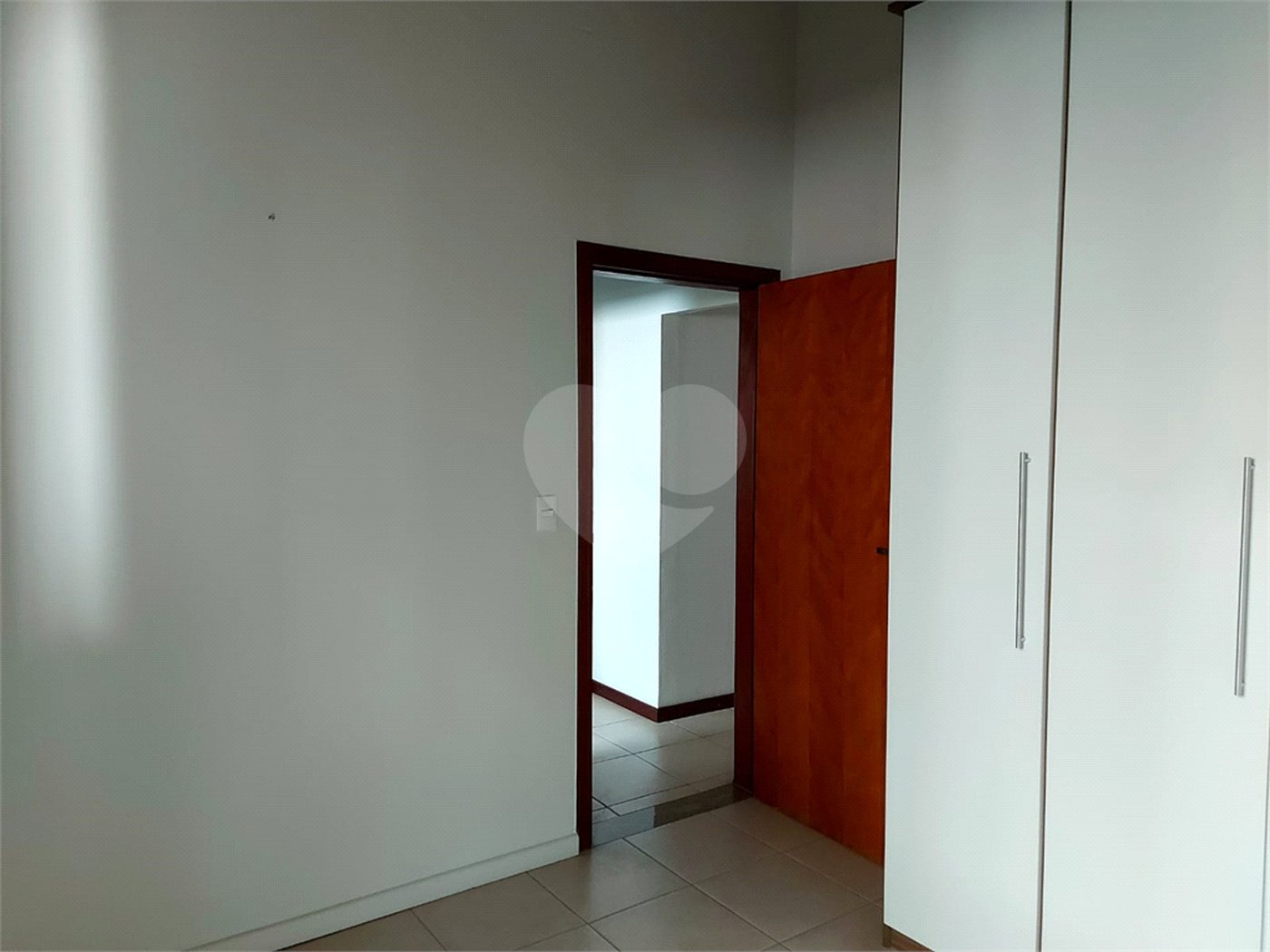Casa charmosa e elegante localizada no deslumbrante Condomínio Villagio Capriccio Louveira SP