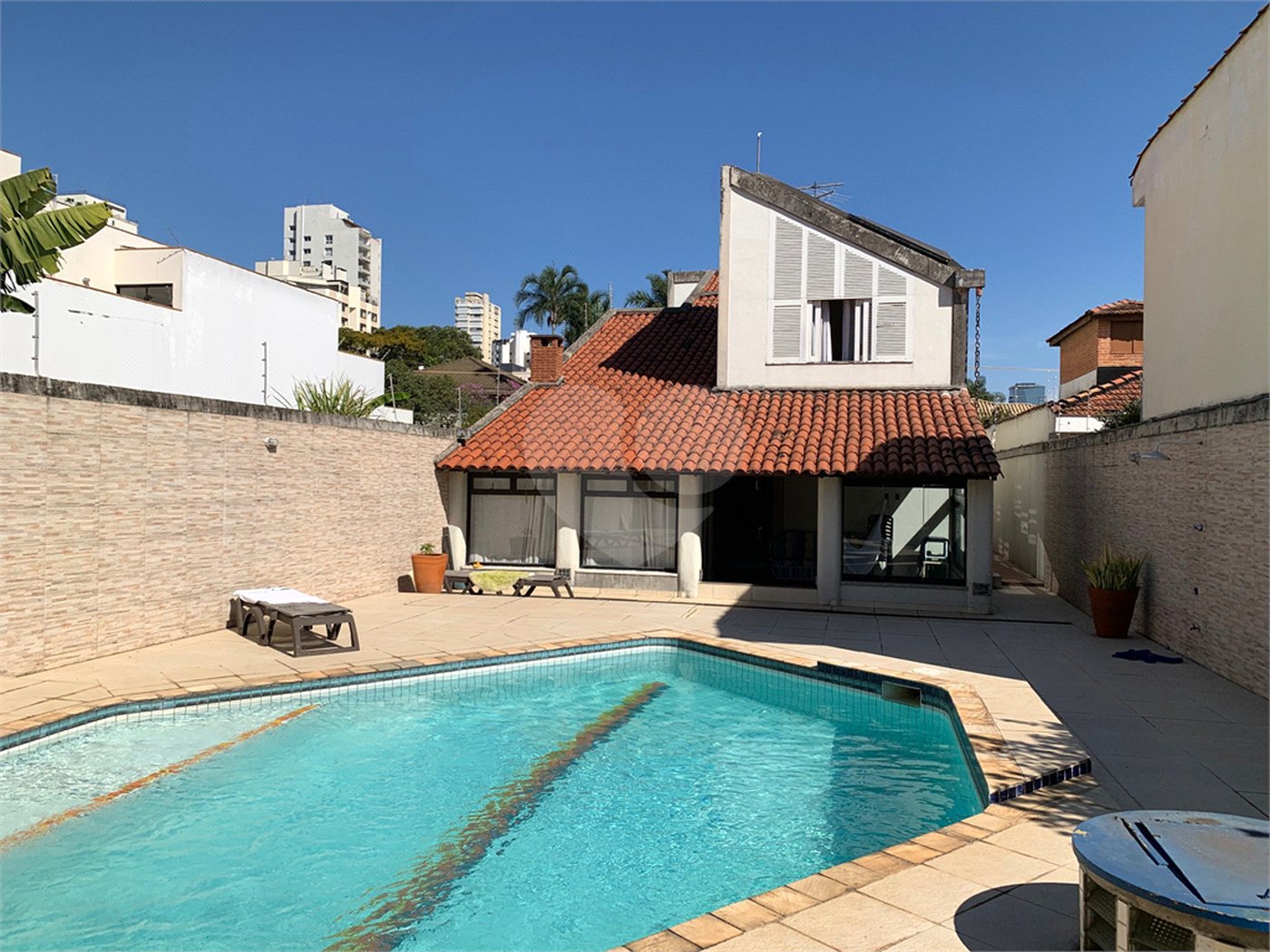 Casa à venda ou para alugar com 4 quartos, sendo 2 suítes, em Brooklin, São Paulo, SP