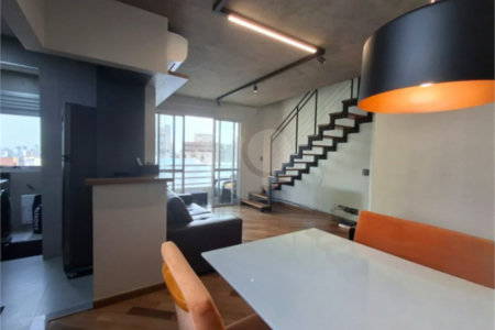 Apartamento totalmente decorado em Moema com 70 m2 , 2 quartos, 2 suítes e 2 vagas, ambientes com ar condicionado.