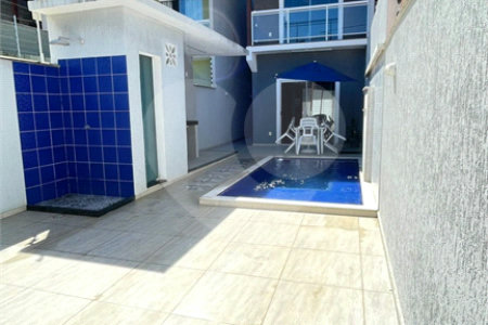 Casa Independente com 3 Quartos à Venda na Rasa - Búzios