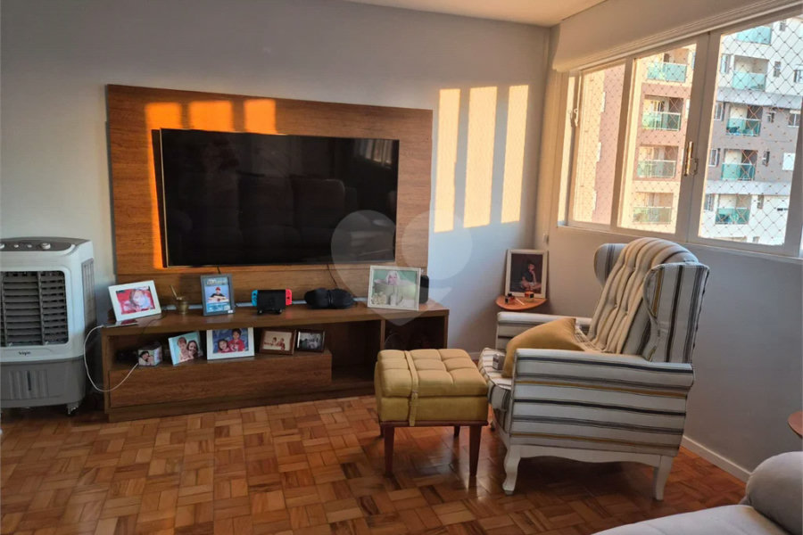Apartamento à venda no Edifício Pedro Ometto, no coração de Piracicaba.