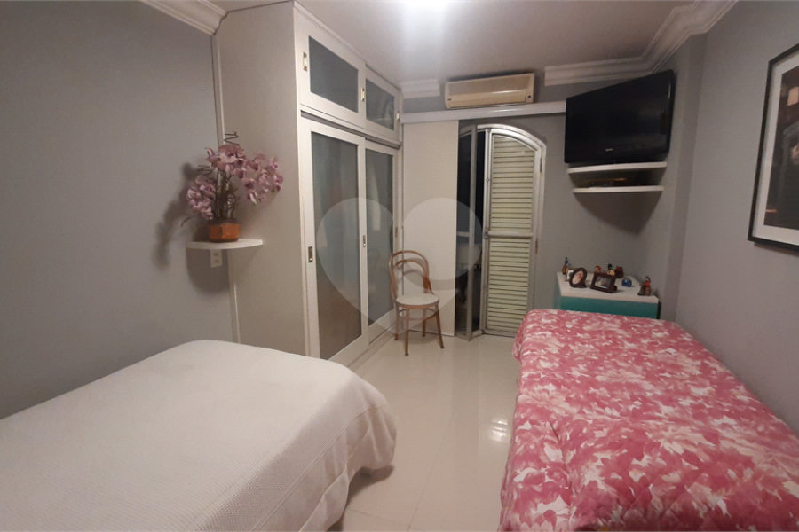 Apartamento a venda em Perdizes, 3 dormitórios, sendo 2 suítes e 2 vagas de garagem