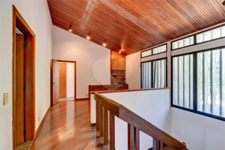 Sobrado à venda ou para alugar com 4 quartos, sendo 2 suítes, em Alto da Boa Vista, São Paulo, SP