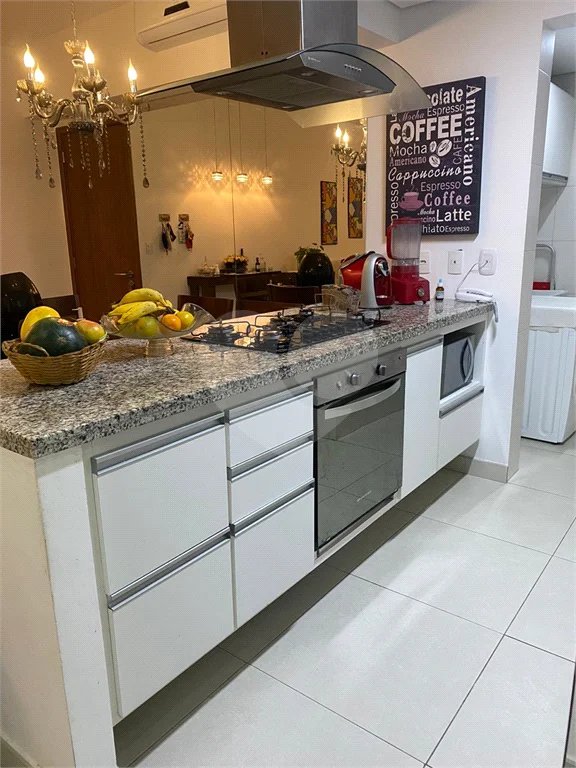Apartamento à venda com 2 quartos, sendo 1 suíte,  em Riviera de São Lourenço, Bertioga, SP