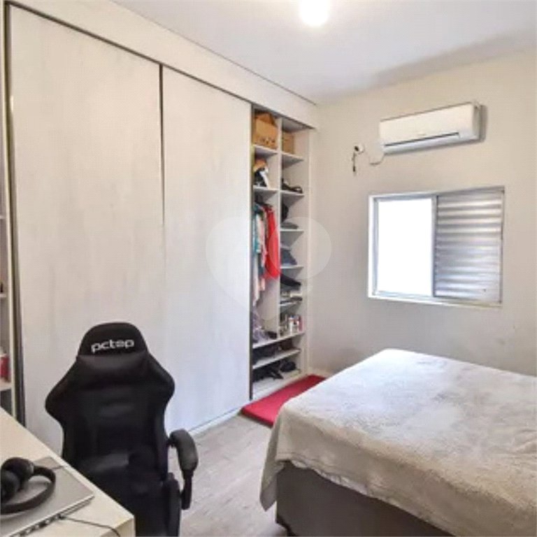 Apartamento á venda de 108m2 no Cond. Edifício Silvia a 350 metros da estação do metro Ana Rosa (linha azul e verde).