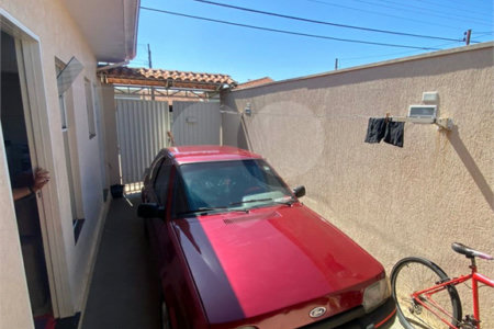 Casa e sala comercial na Vila Jacobucci