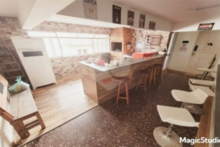 Casa para venda ou locação em São Caetano do Sul, no bairro Olímpico, com 307 m², 8 quartos (3 suítes) e 10 vagas de garagem