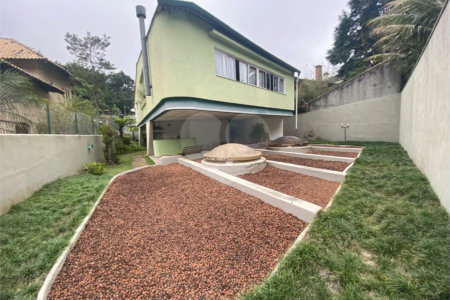 Casa térrea com 3 quartos para alugar no Jardim dos Estados, São Paulo - SP