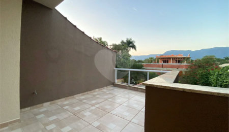 Casa à venda ou para alugar com 3 quartos, sendo 1 suíte,  em Morada da Praia, Bertioga, SP