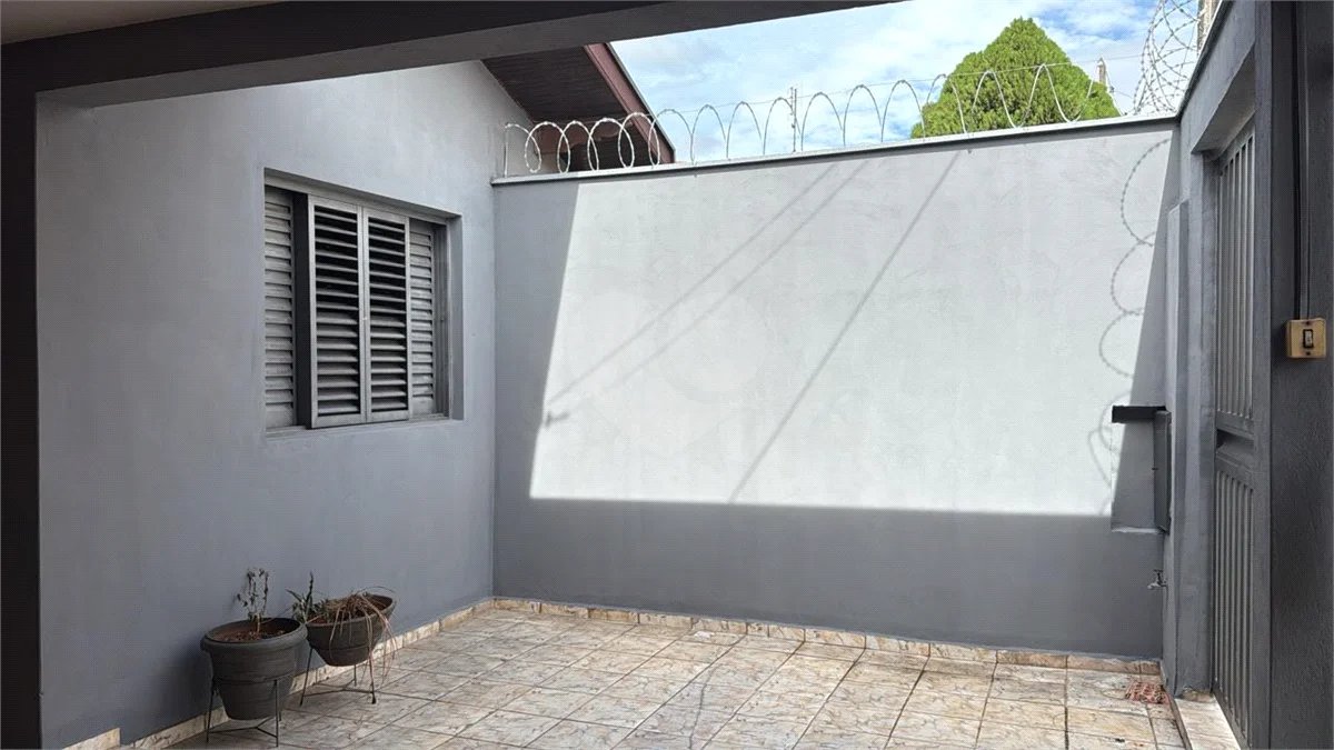 Casa a venda, composta por 2 casas separadas no Jaraguá em Piracicaba - SP.