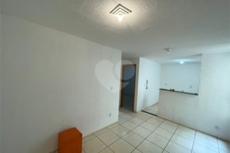 Apartamento no Condomínio Mont Everest .