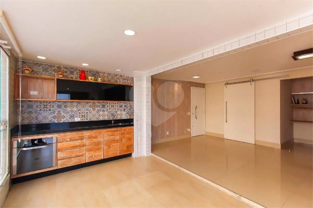 Apartamento disponível para venda | Área Útil : 115m | Área Total 115m | 3 dormitórios | 1 suíte | 4 banheiros | 2 vagas.
