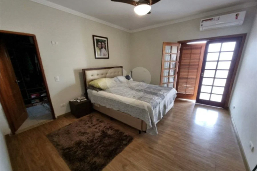 Casa à venda com 5 quartos no bairro Jardim Santa Silvia em Piracicaba/SP.
