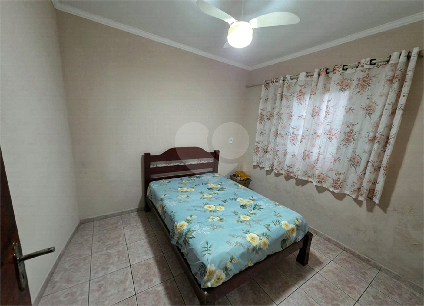 Sobrado 5 quartos.