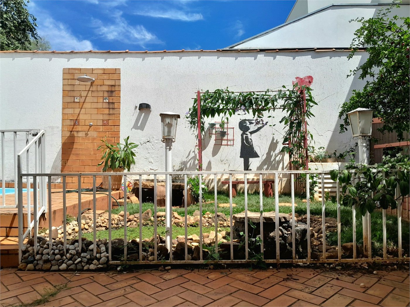 Casa com 4 dormitórios sendo 1 suíte a venda no bairro Samambaia