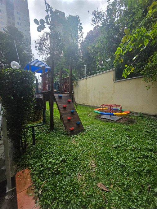 Casa à venda com 3 quartos, sendo 1 suíte,  no condomínio Vilagio Viccino, São Paulo - SP