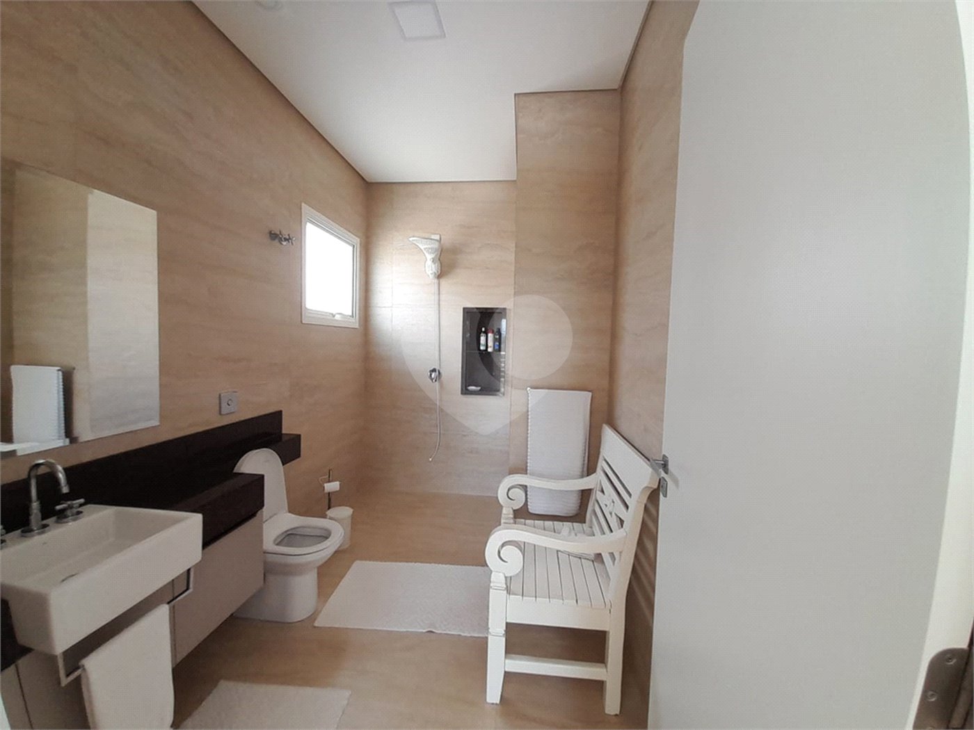 Casa à Venda no Condomínio Damha III – Elegância e Conforto para sua Família