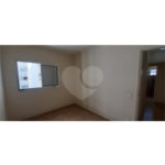 Apartamento - Bom Retiro - 3 dormitórios - 1 banheiro - 1 sala - 1 cozinha