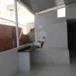 3 dormitórios, 2 suítes, banheiro, sala, cozinha ampla e 2 vagas de garagem