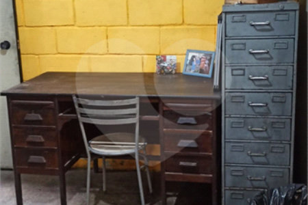 Galpão com 1000m² , 15 vagas , à venda em Itaquera.