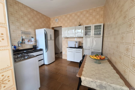 Casa à venda com 2 dormitórios á venda.
