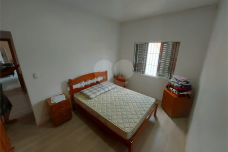 CASA TÉRREA À VENDA NA MOOCA - COM PORTEIRA FECHADA.